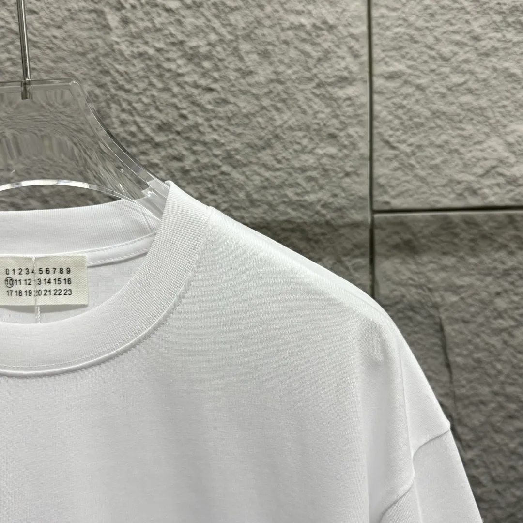 MM 6 *2025 New Arrival T 300 Same Style ：Black White Size： S （90-130 ） M （120-150 ） L （140-165 ） XL （160-180 ） XXL （180-210 ）